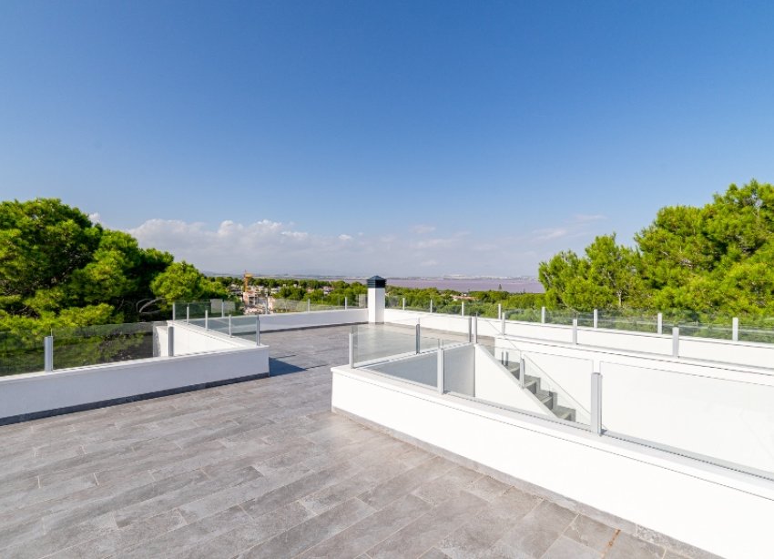 Resale - Villa / House - Torrevieja - Los Balcones