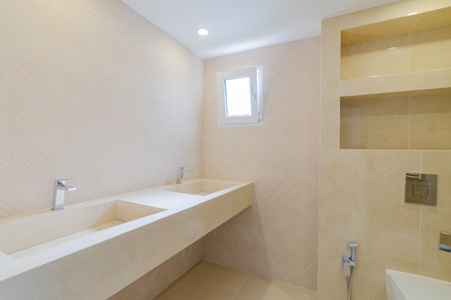 Resale - Villa / House - Torrevieja - Los Balcones