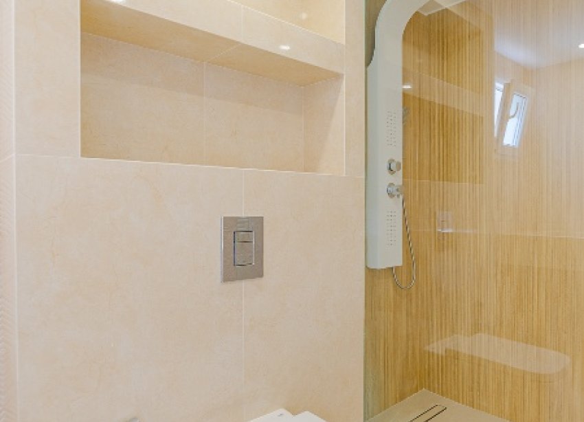 Resale - Villa / House - Torrevieja - Los Balcones