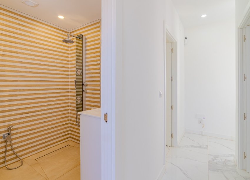 Resale - Villa / House - Torrevieja - Los Balcones