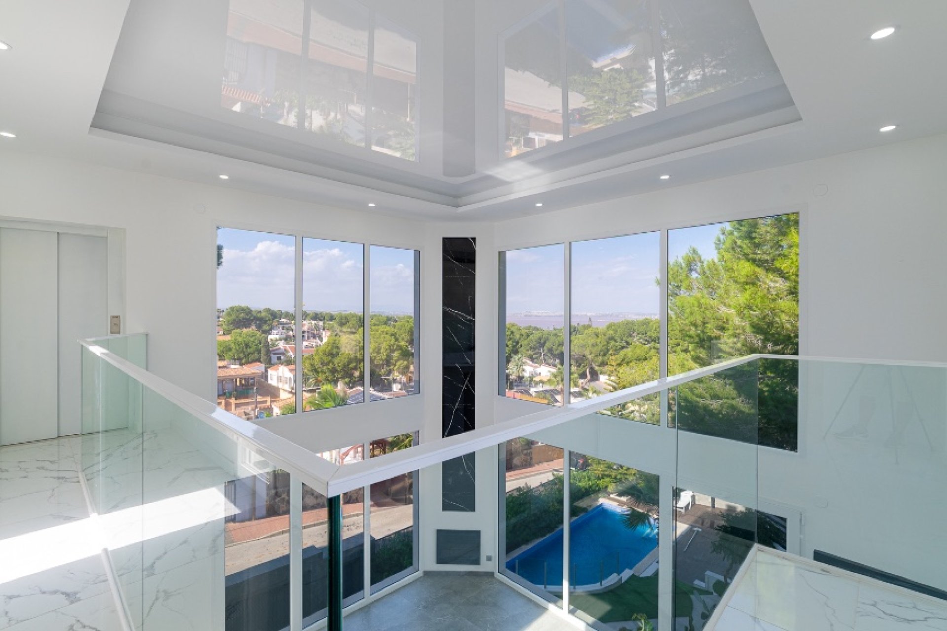 Resale - Villa / House - Torrevieja - Los Balcones