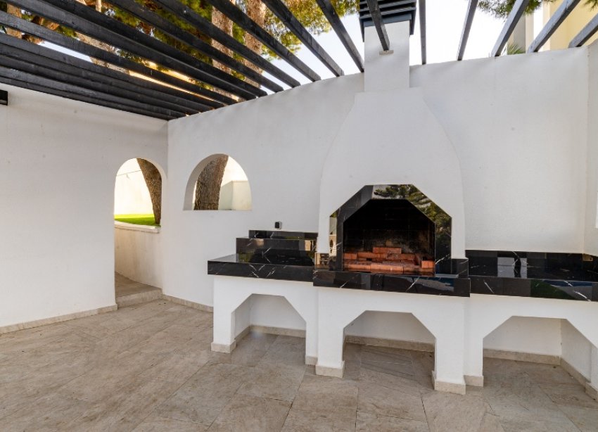 Resale - Villa / House - Torrevieja - Los Balcones