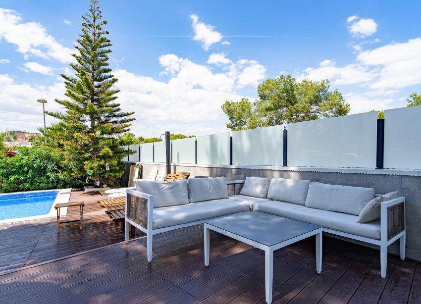 Resale - Villa / House - Torrevieja - Los Balcones
