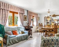 Resale - Villa / House - Torrevieja - Los Balcones