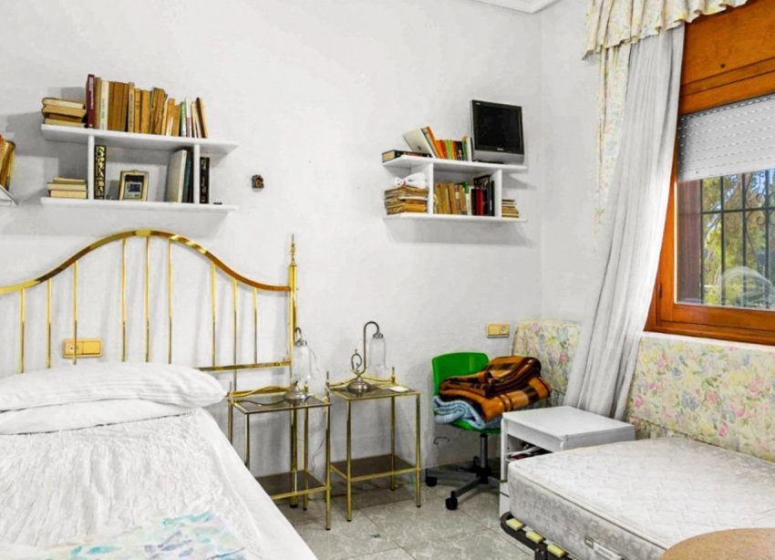Resale - Villa / House - Torrevieja - Los Balcones