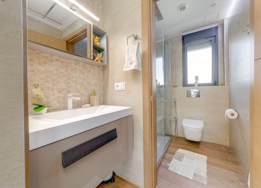 Resale - Villa / House - Torrevieja - Los Balcones
