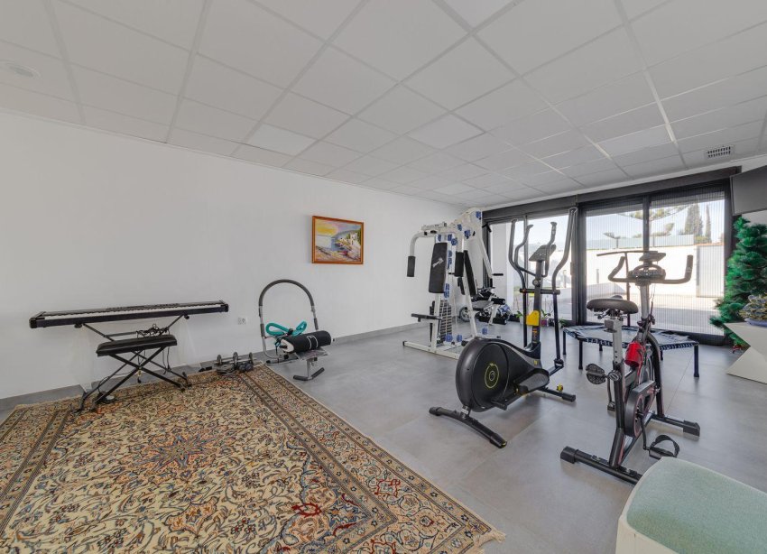 Resale - Villa / House - Torrevieja - Los Balcones