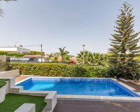 Resale - Villa / House - Torrevieja - Los Balcones