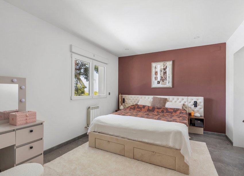Resale - Villa / House - Torrevieja - Los Balcones