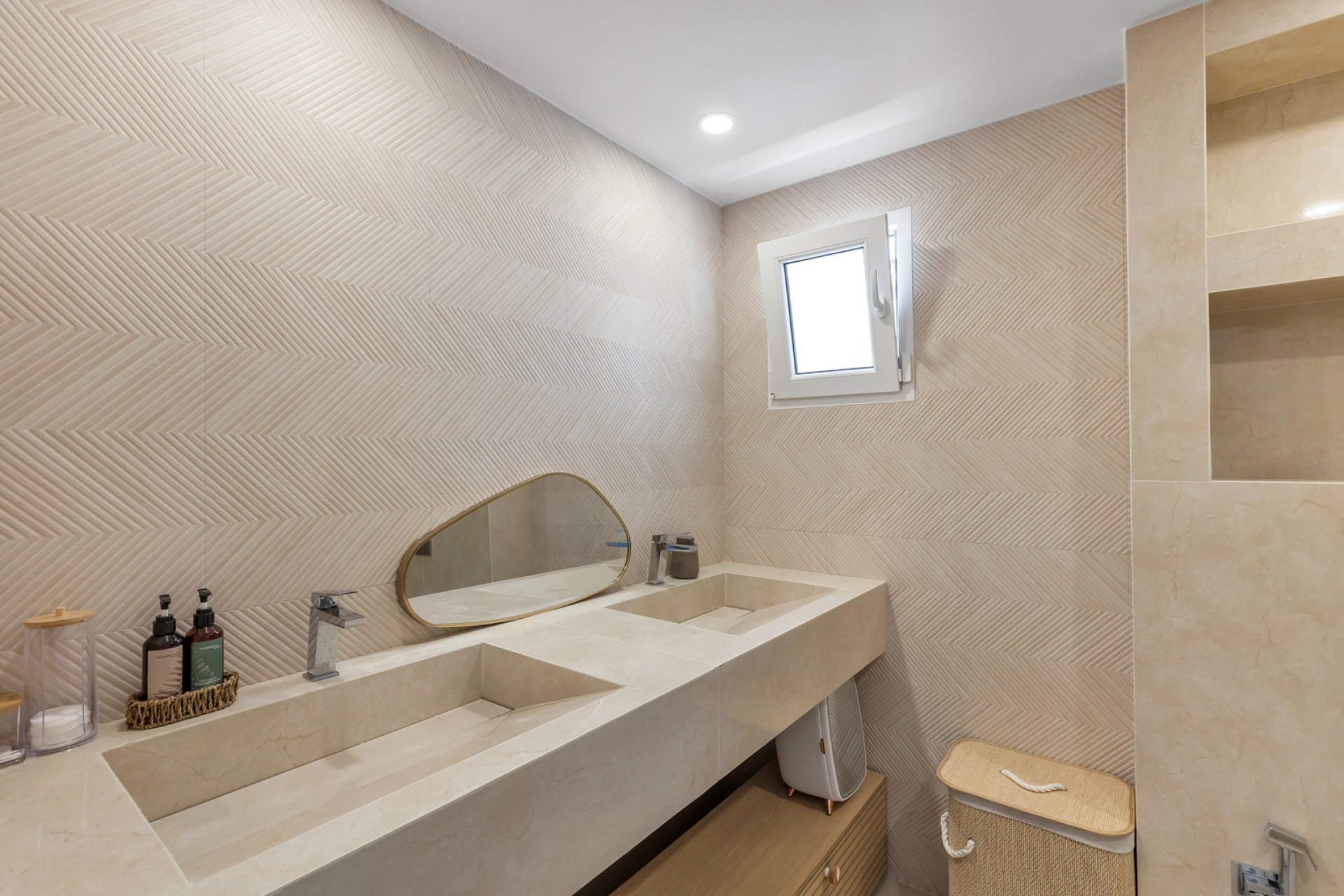 Resale - Villa / House - Torrevieja - Los Balcones