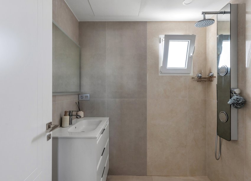 Resale - Villa / House - Torrevieja - Los Balcones