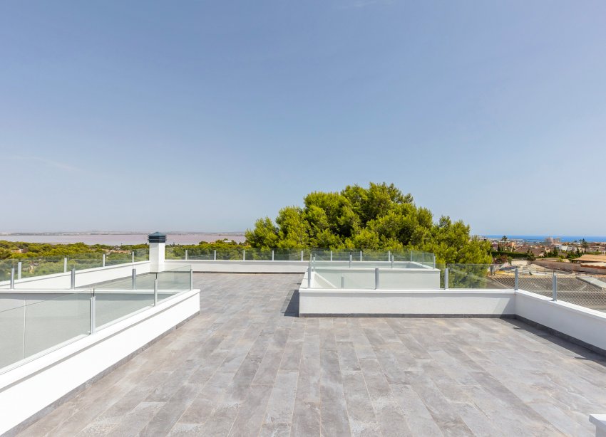 Resale - Villa / House - Torrevieja - Los Balcones