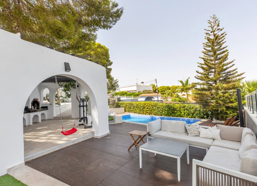 Resale - Villa / House - Torrevieja - Los Balcones