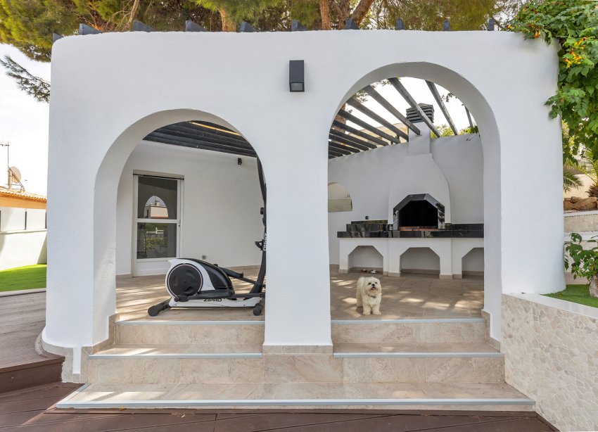 Resale - Villa / House - Torrevieja - Los Balcones