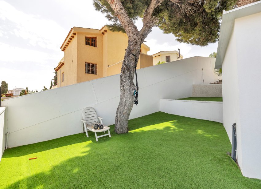Resale - Villa / House - Torrevieja - Los Balcones