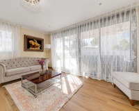 Resale - Villa / House - Torrevieja - Los Balcones