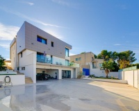 Resale - Villa / House - Torrevieja - Los Balcones