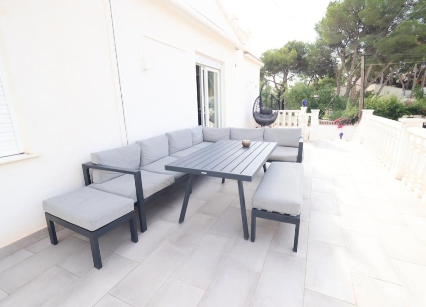 Resale - Villa / House - Torrevieja - Los Balcones