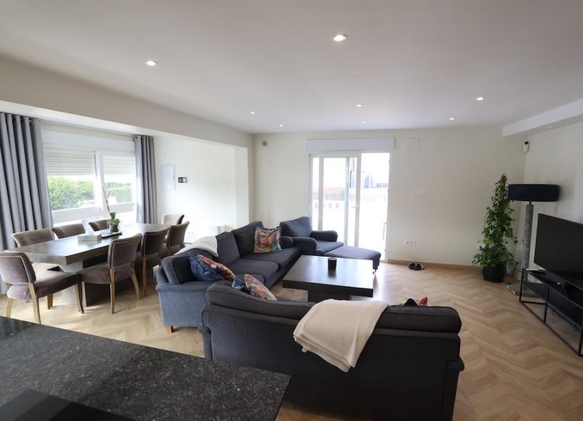Resale - Villa / House - Torrevieja - Los Balcones