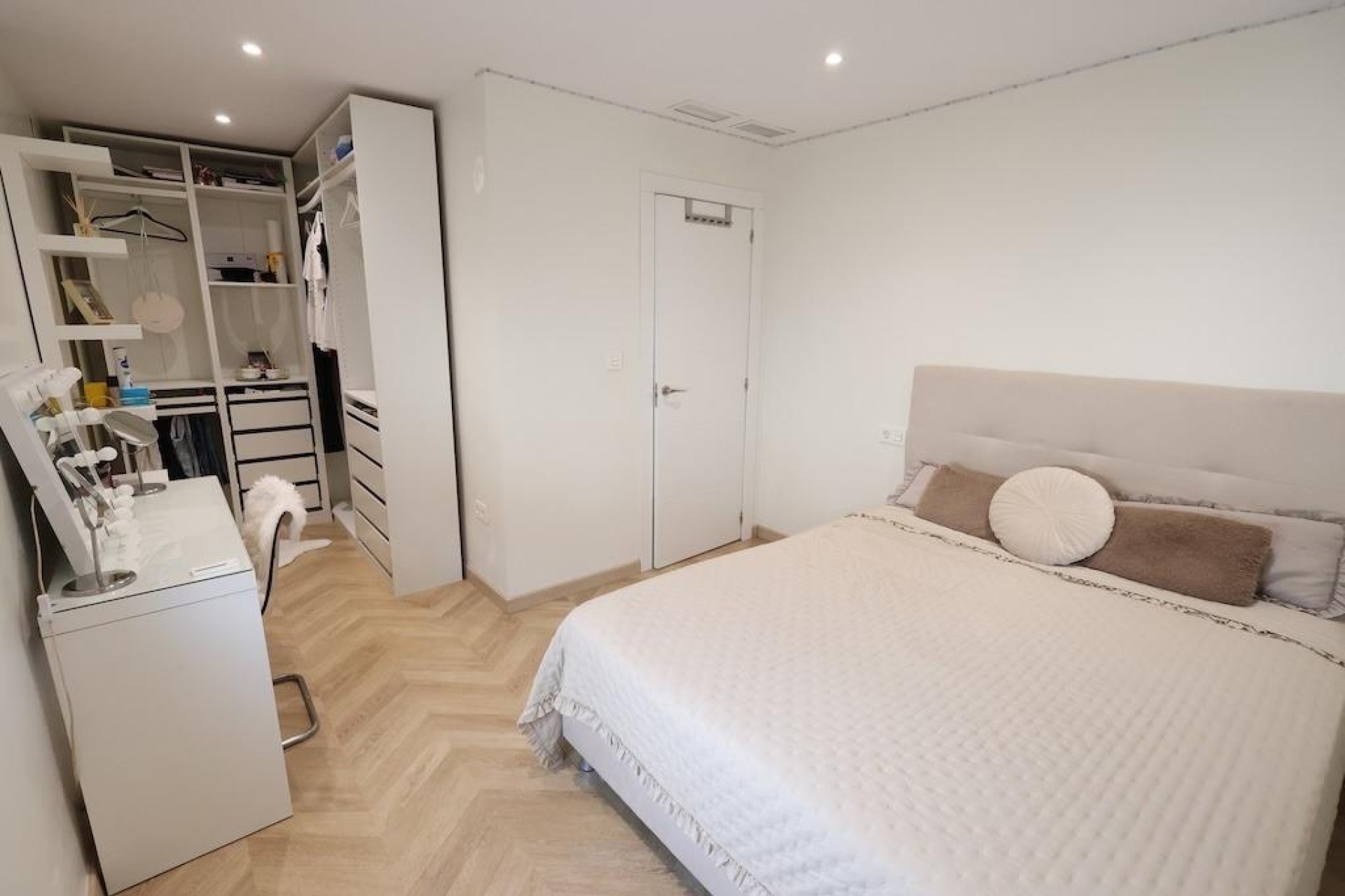 Resale - Villa / House - Torrevieja - Los Balcones