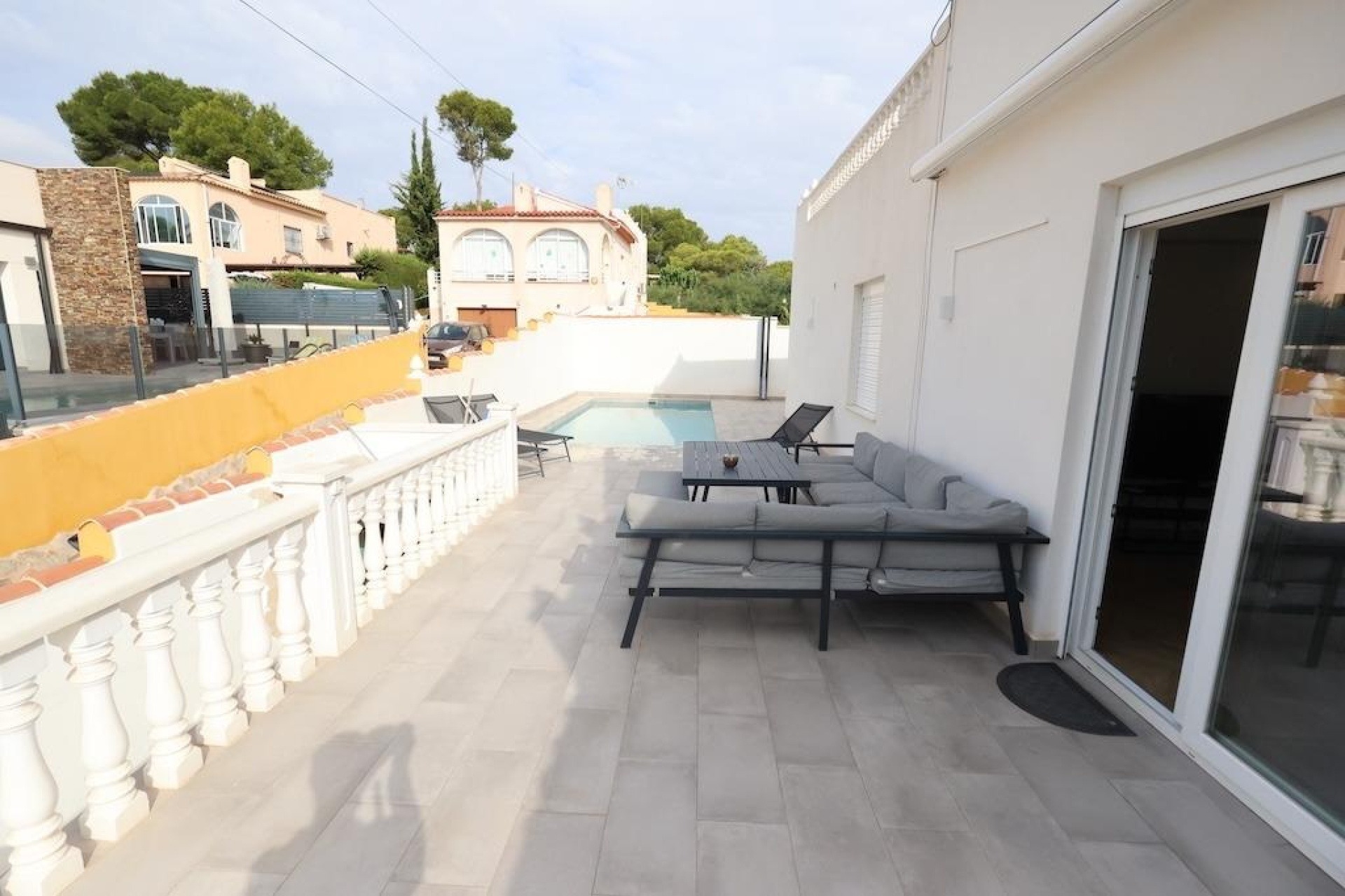 Resale - Villa / House - Torrevieja - Los Balcones