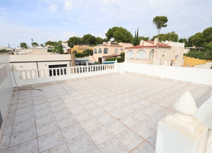Resale - Villa / House - Torrevieja - Los Balcones