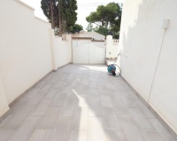 Resale - Villa / House - Torrevieja - Los Balcones