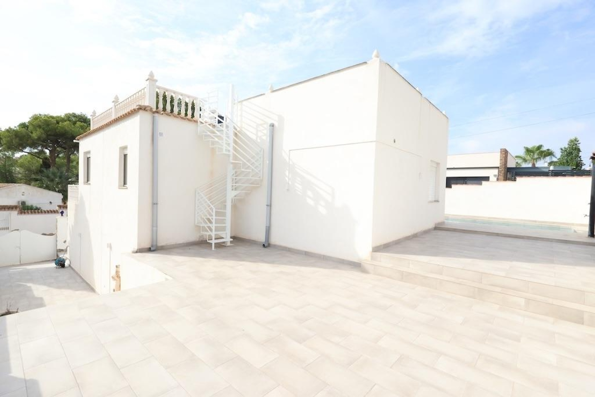 Resale - Villa / House - Torrevieja - Los Balcones