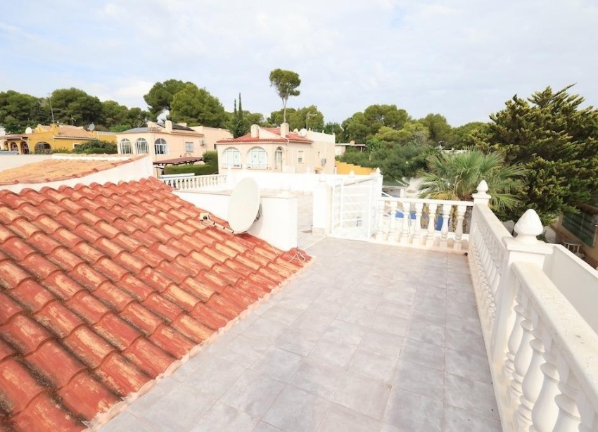 Resale - Villa / House - Torrevieja - Los Balcones