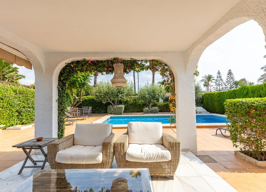 Resale - Villa / House - Torrevieja - Playa de los Locos