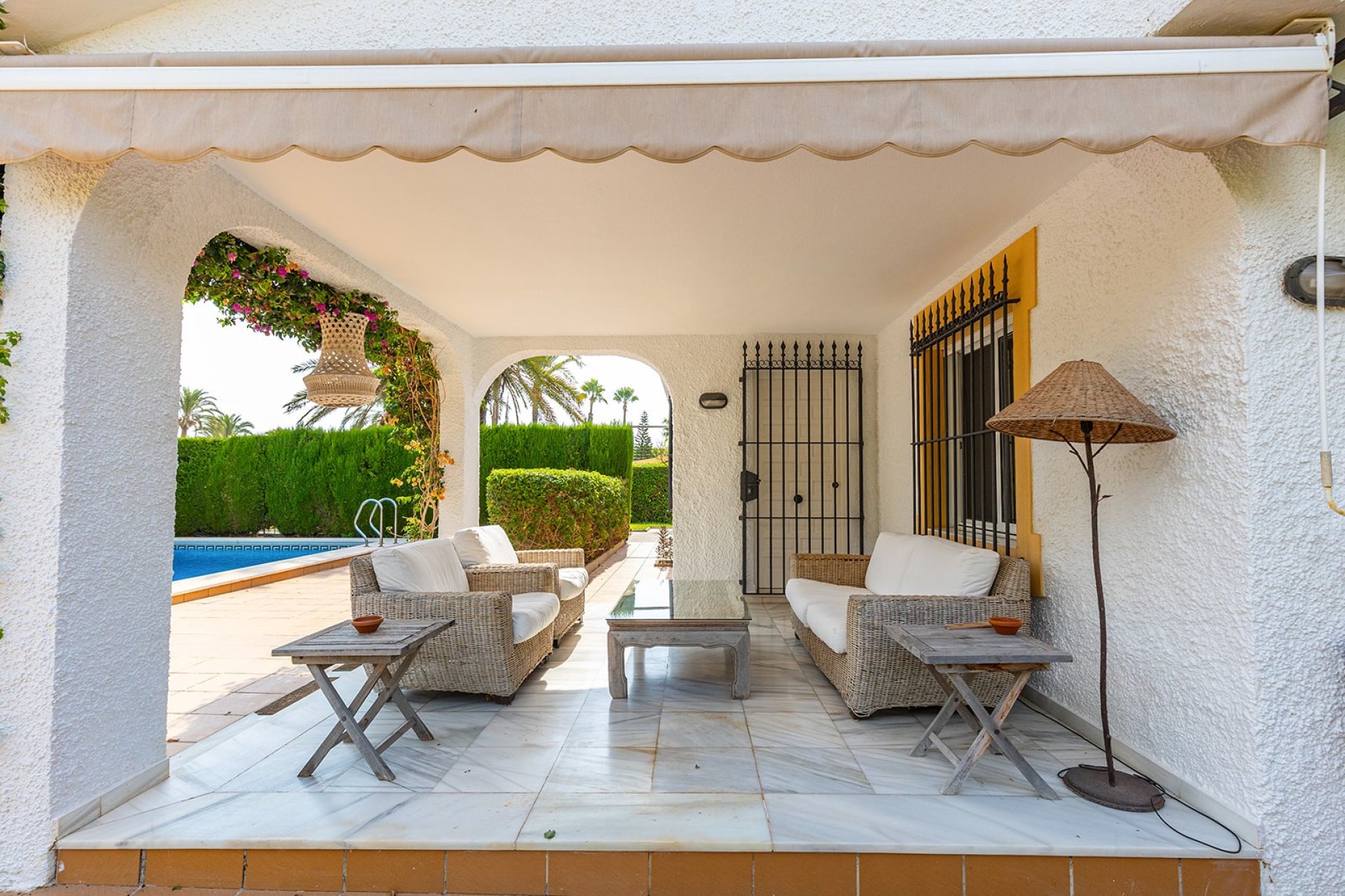 Resale - Villa / House - Torrevieja - Playa de los Locos