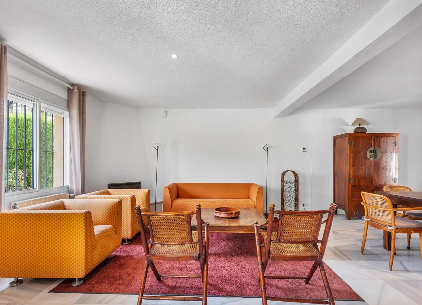 Resale - Villa / House - Torrevieja - Playa de los Locos