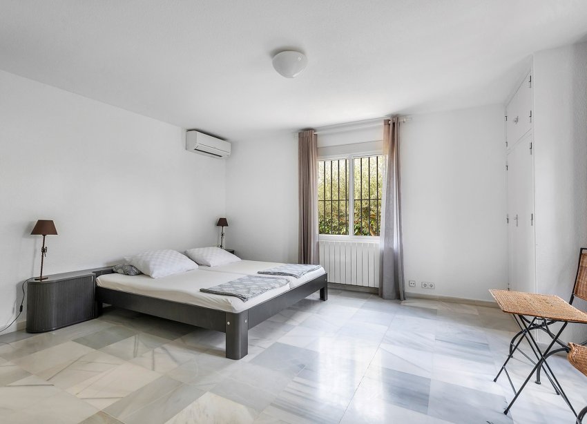Resale - Villa / House - Torrevieja - Playa de los Locos