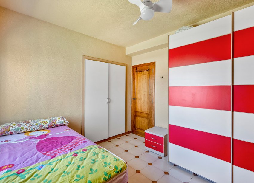 Resale - Villa / House - Torrevieja - Rocio del Mar