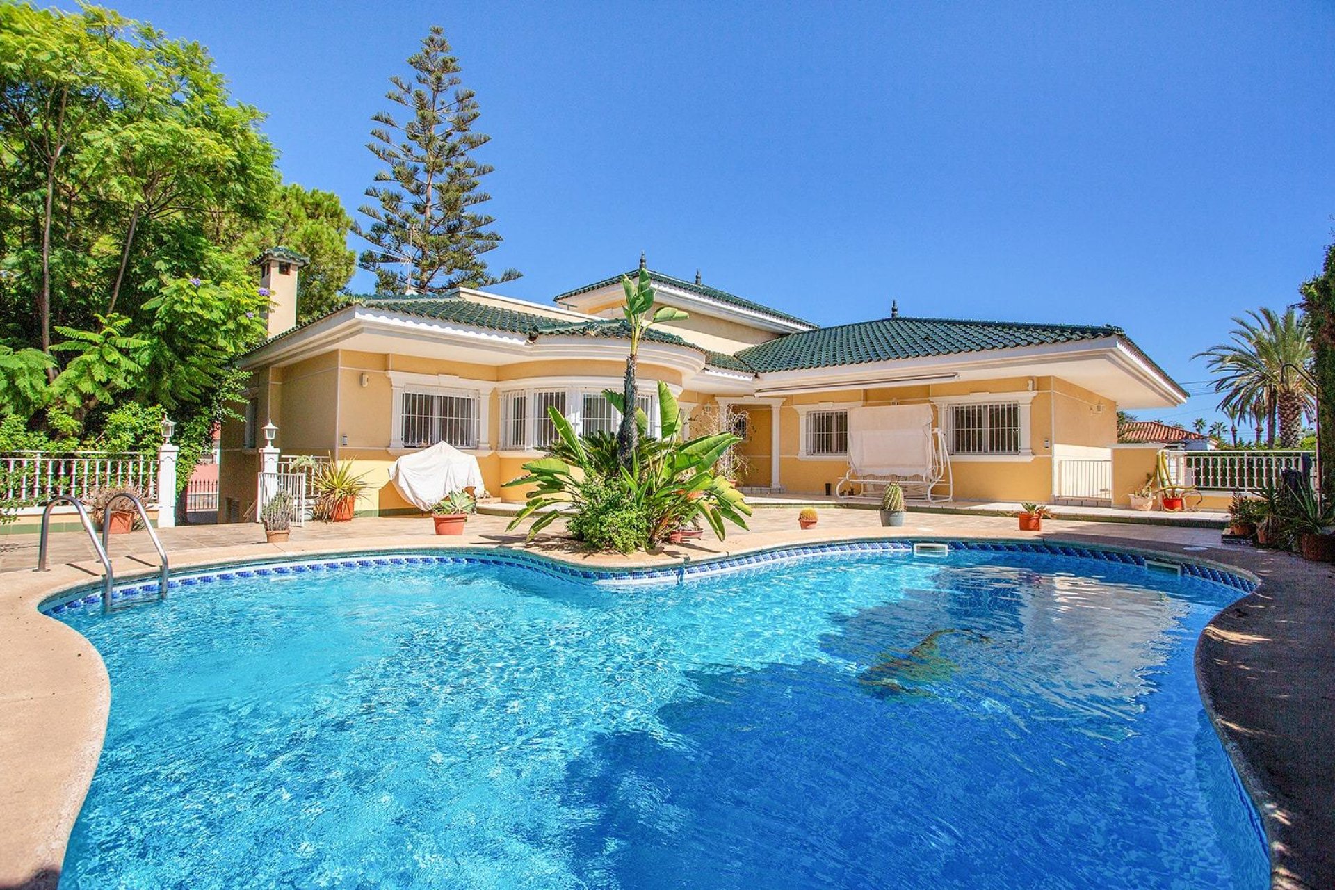 Resale - Villa / House - Torrevieja - Torreta florida