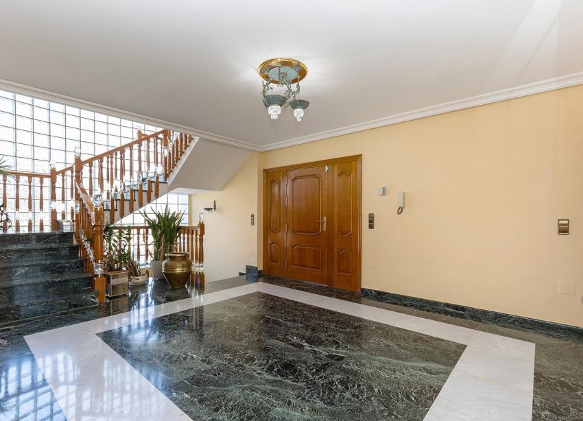 Resale - Villa / House - Torrevieja - Torreta florida