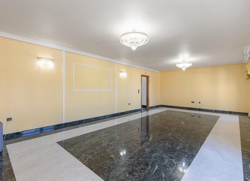 Resale - Villa / House - Torrevieja - Torreta florida