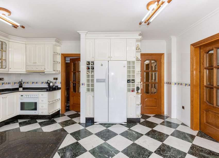 Resale - Villa / House - Torrevieja - Torreta florida