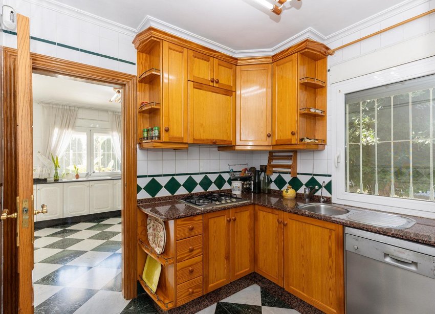 Resale - Villa / House - Torrevieja - Torreta florida