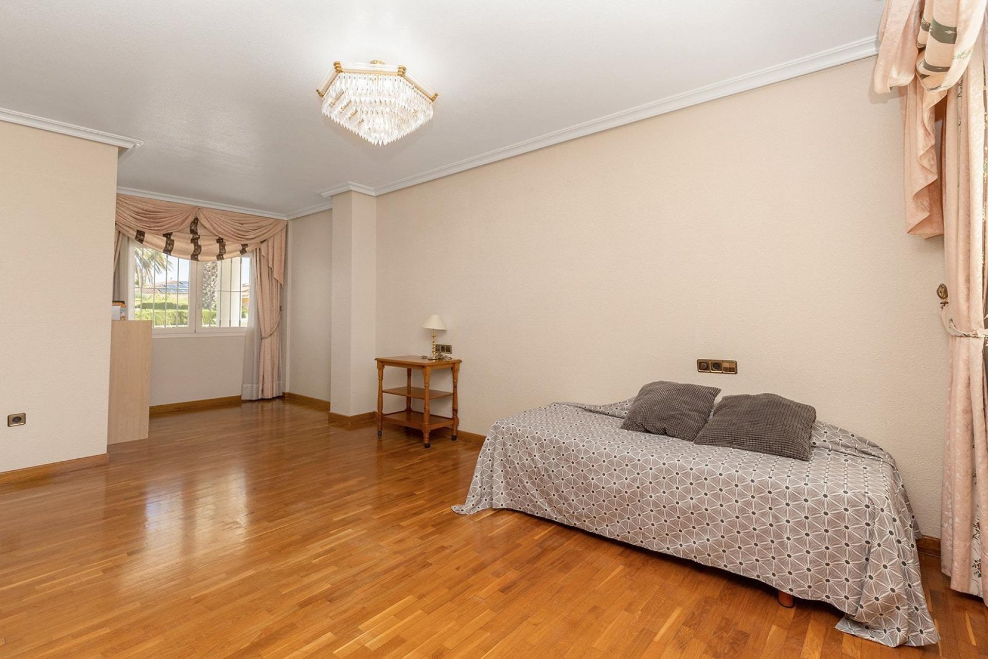 Resale - Villa / House - Torrevieja - Torreta florida