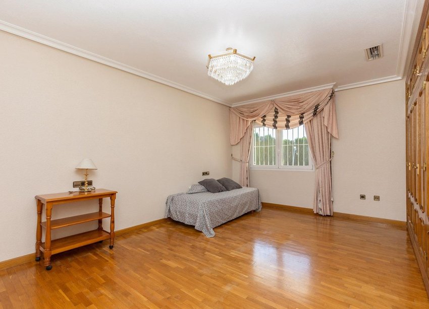 Resale - Villa / House - Torrevieja - Torreta florida