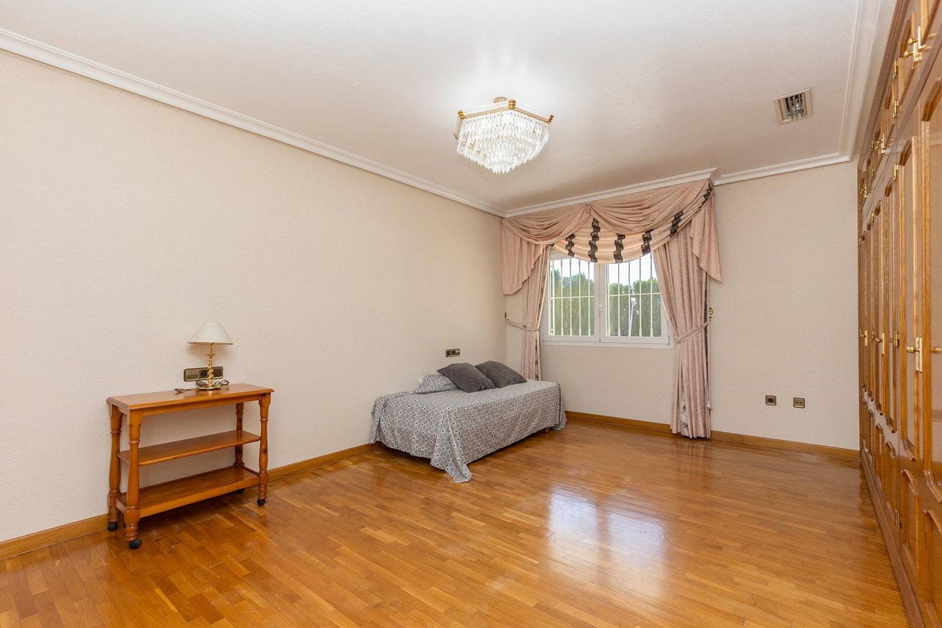 Resale - Villa / House - Torrevieja - Torreta florida