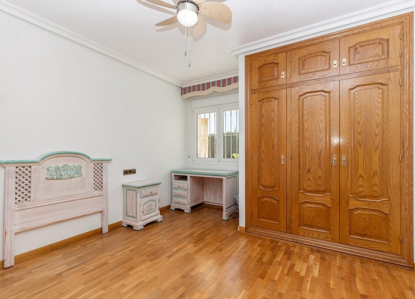 Resale - Villa / House - Torrevieja - Torreta florida