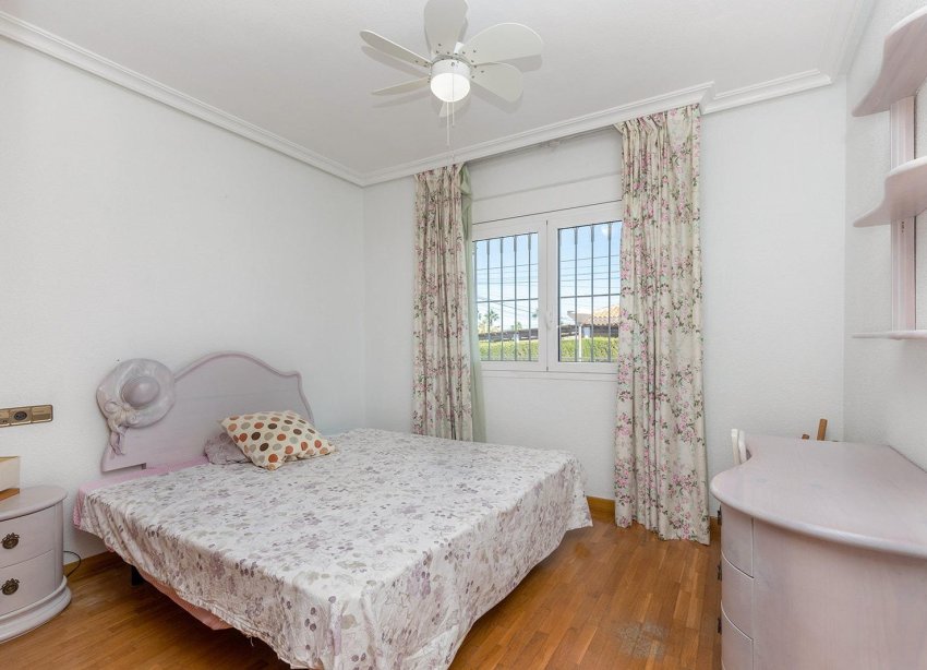 Resale - Villa / House - Torrevieja - Torreta florida