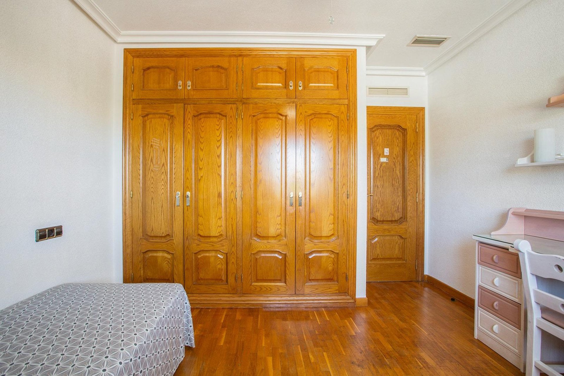 Resale - Villa / House - Torrevieja - Torreta florida