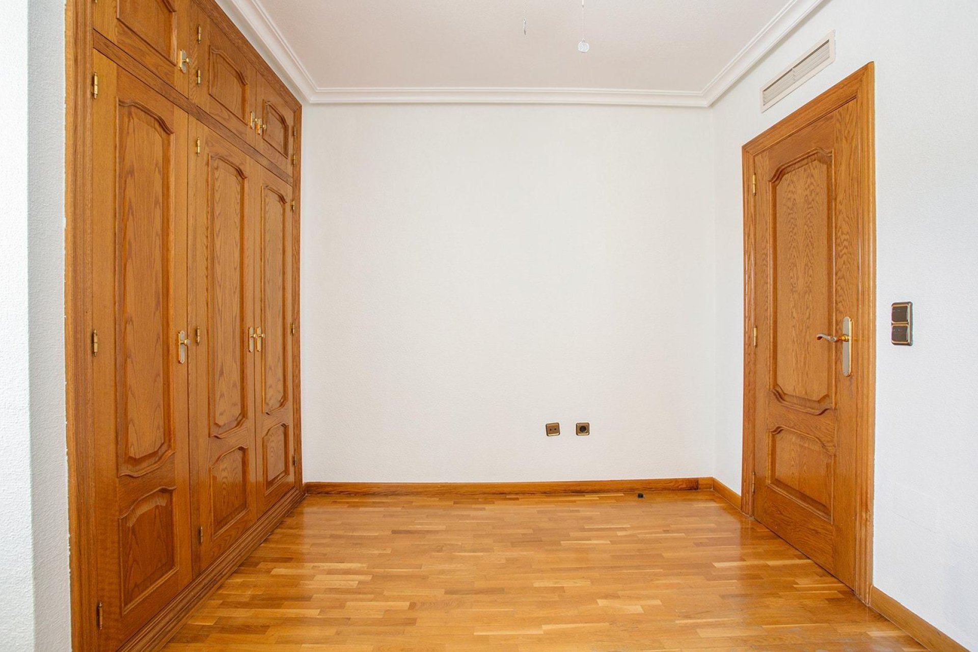 Resale - Villa / House - Torrevieja - Torreta florida