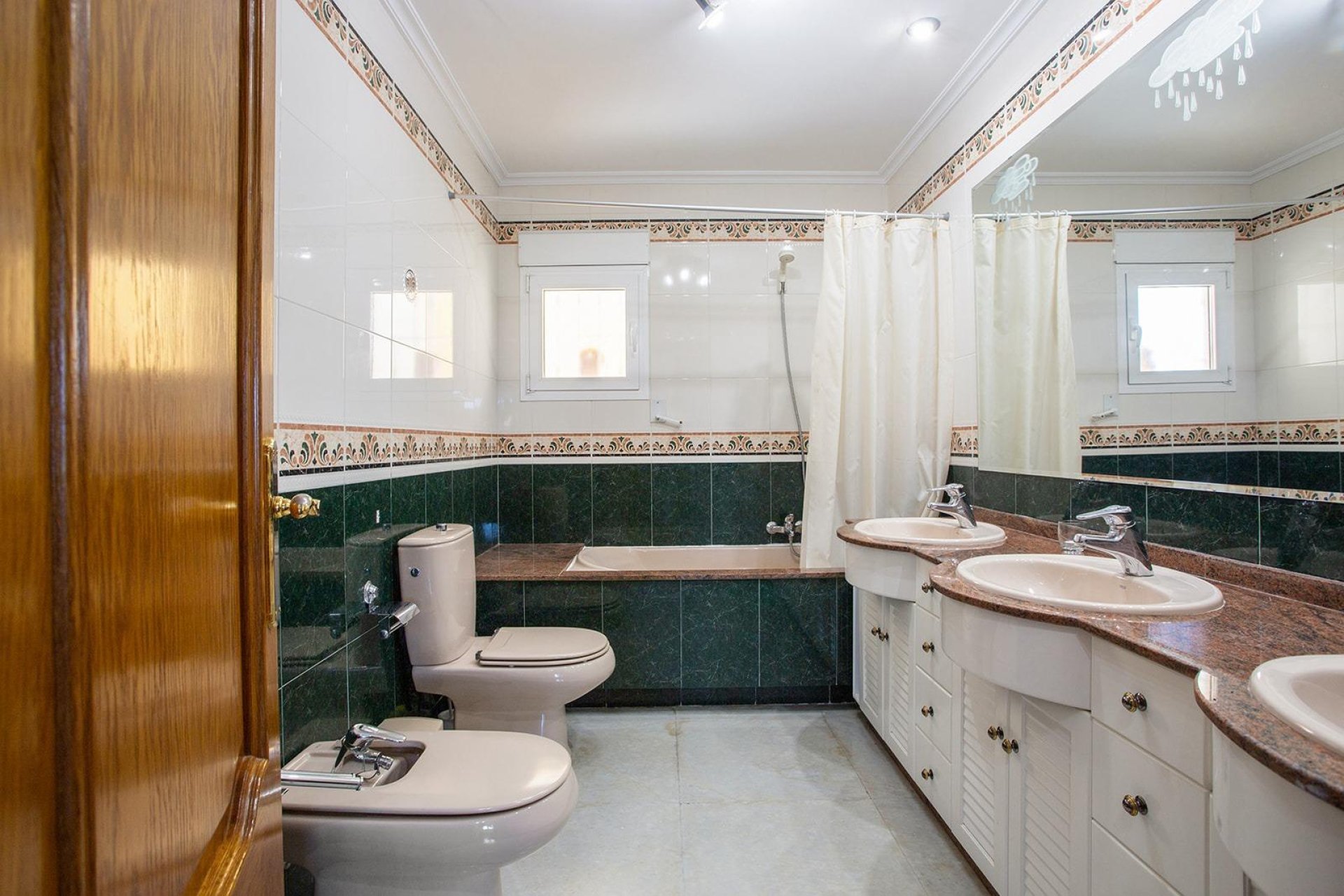 Resale - Villa / House - Torrevieja - Torreta florida