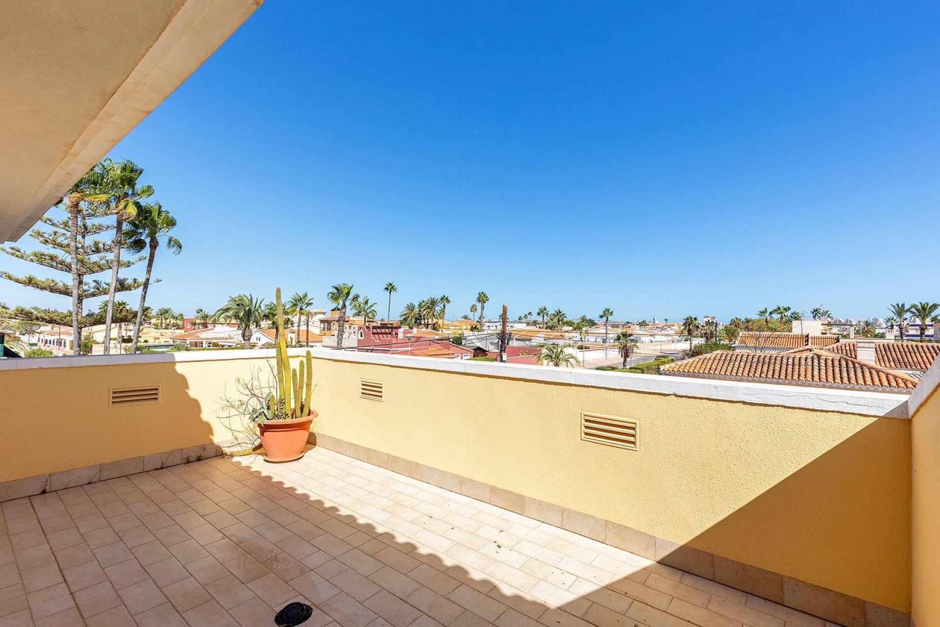 Resale - Villa / House - Torrevieja - Torreta florida