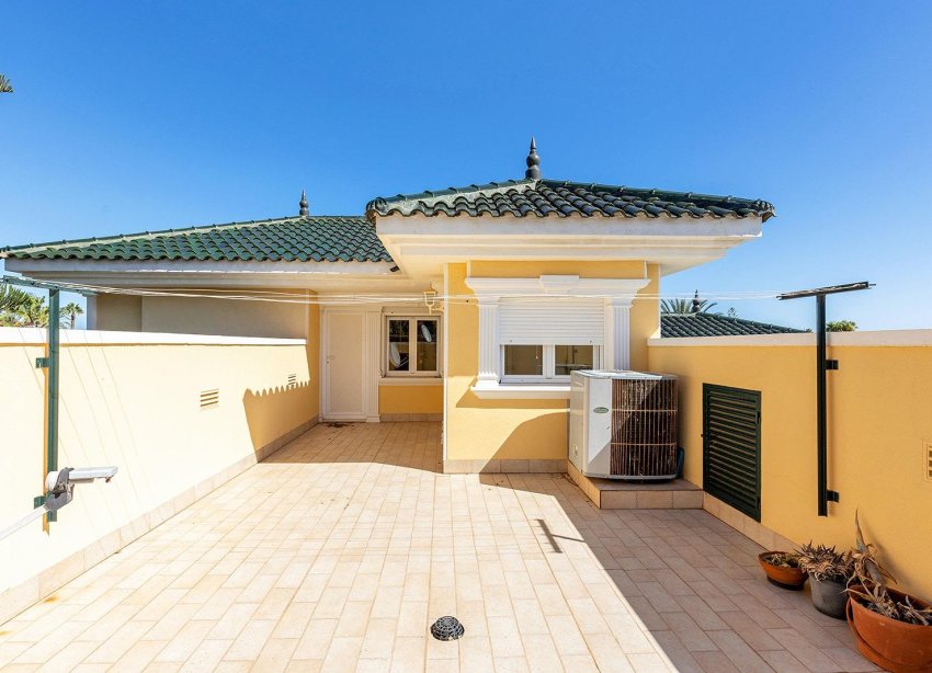 Resale - Villa / House - Torrevieja - Torreta florida