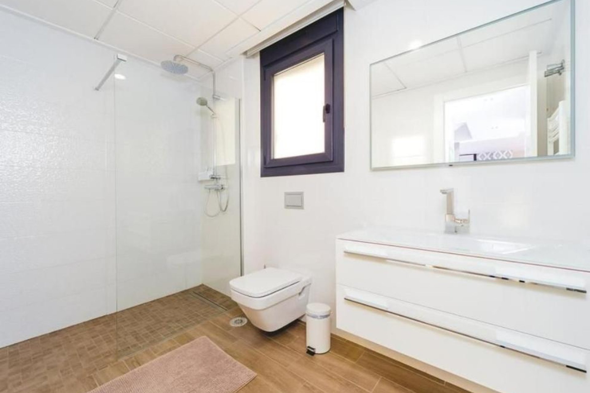 Resale - Villa / House - Torrevieja